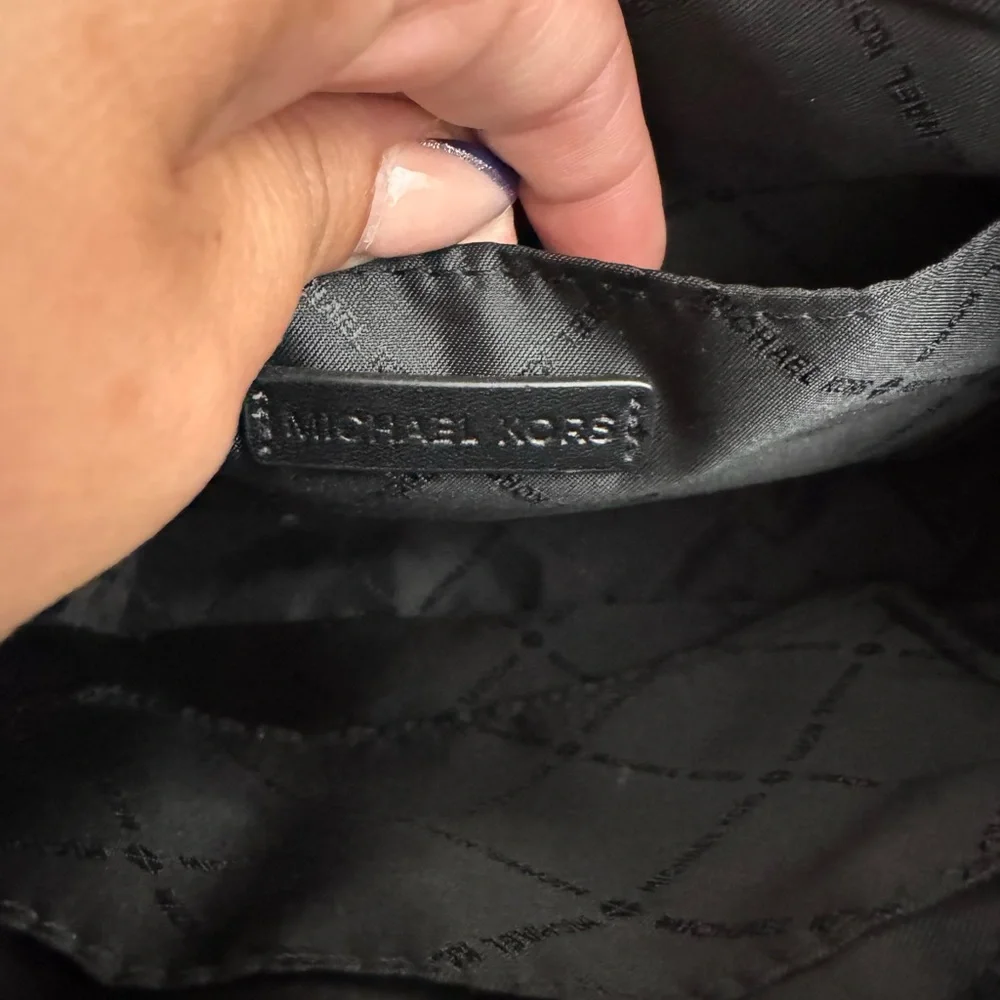 Michael Kors Neon Green crossbody bag - Picture 8 of 8